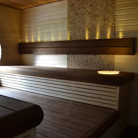 朵贝拉尼蓝娜玛佳酒店