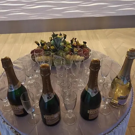 朵贝拉尼蓝娜玛佳酒店 Valgeranna